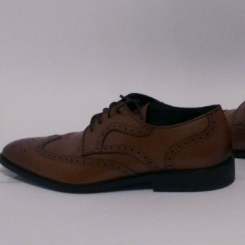 Florsheim Classico wingtip oxford size 10M - Picture 2 of 8
